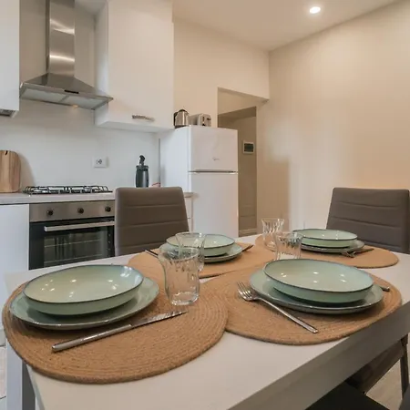 Zezio 44 By Rent Apartment