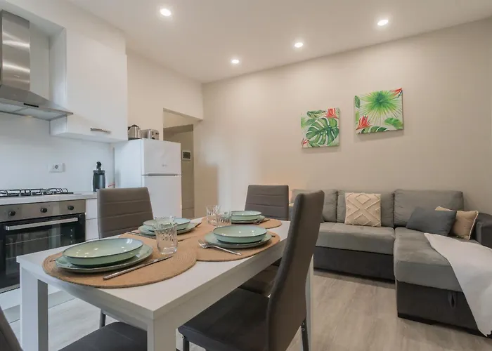 Zezio 44 By Rent Apartmán *